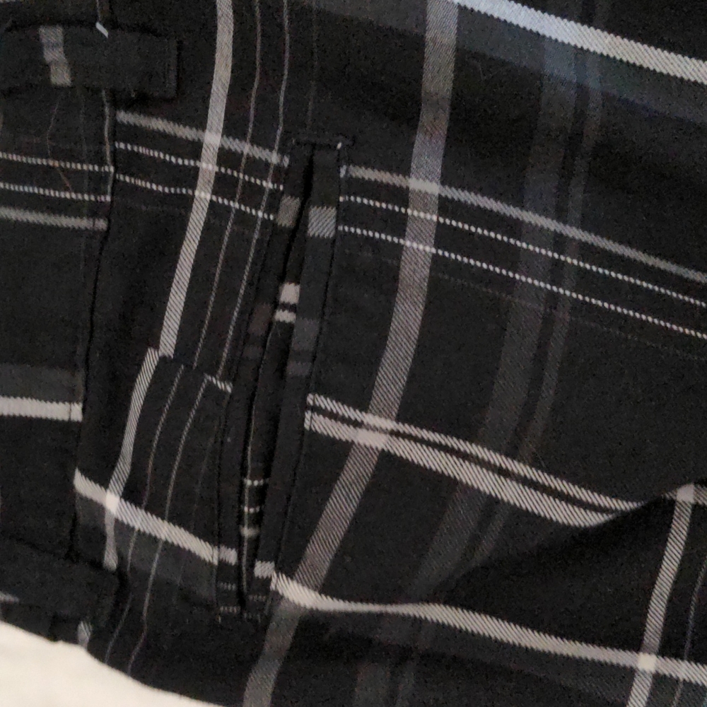 Plaid O'Neil Shorts - Picture 4 of 7
